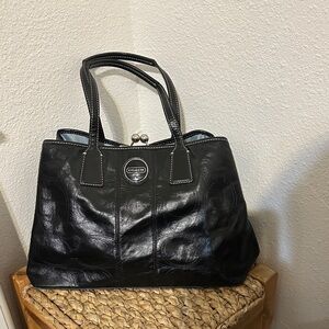 Coach Black PatentLeather kiss lock Shoulder Bag
